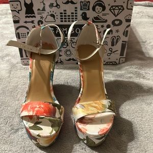 Bamboo brand, style Choice, size 7, flowered mule